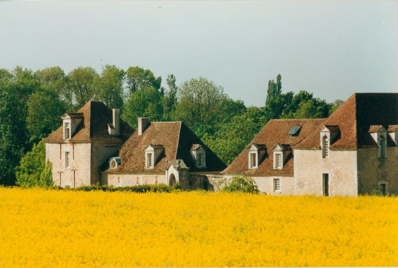 Chateau De Montrame Soisy-Bouy Exterior photo
