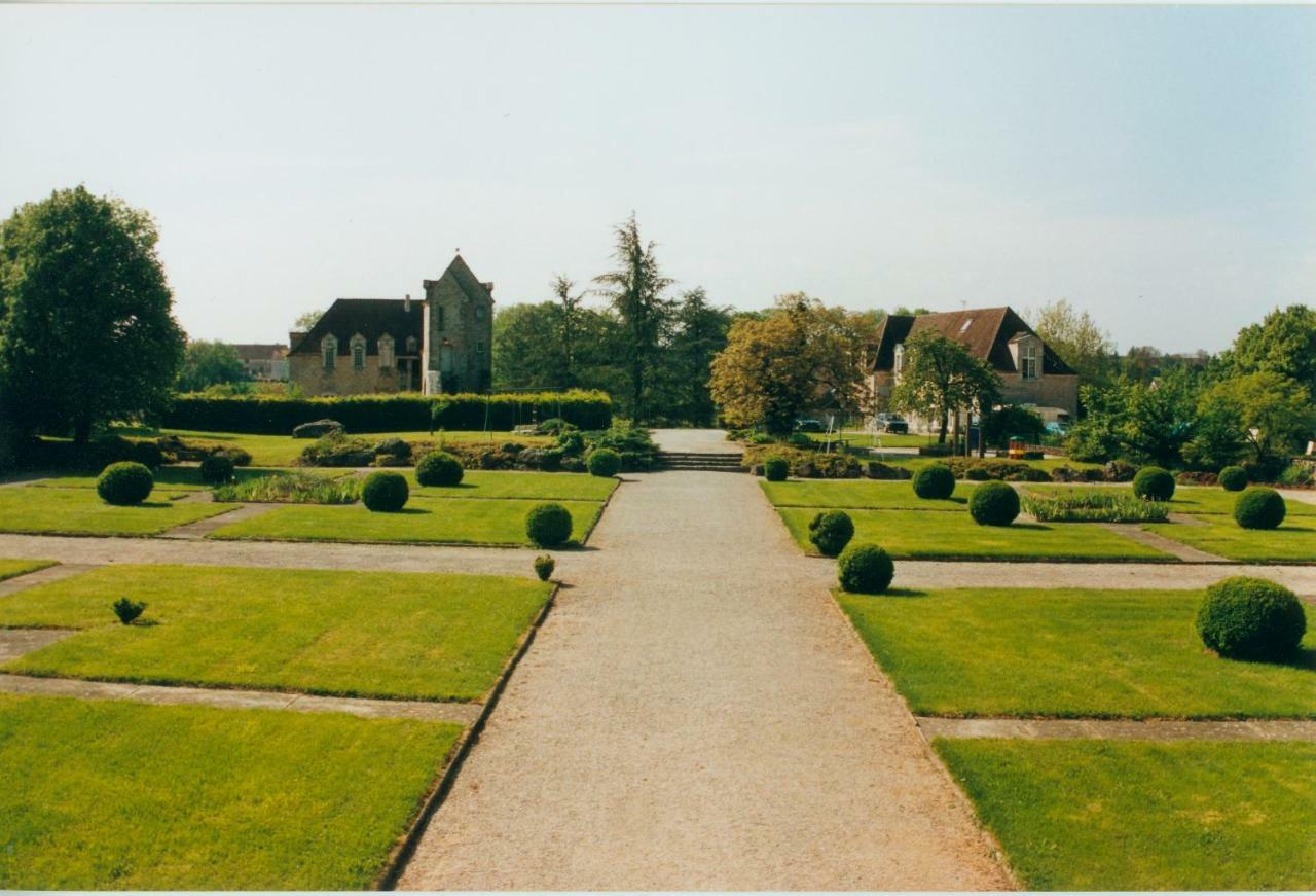 Chateau De Montrame Soisy-Bouy Exterior photo